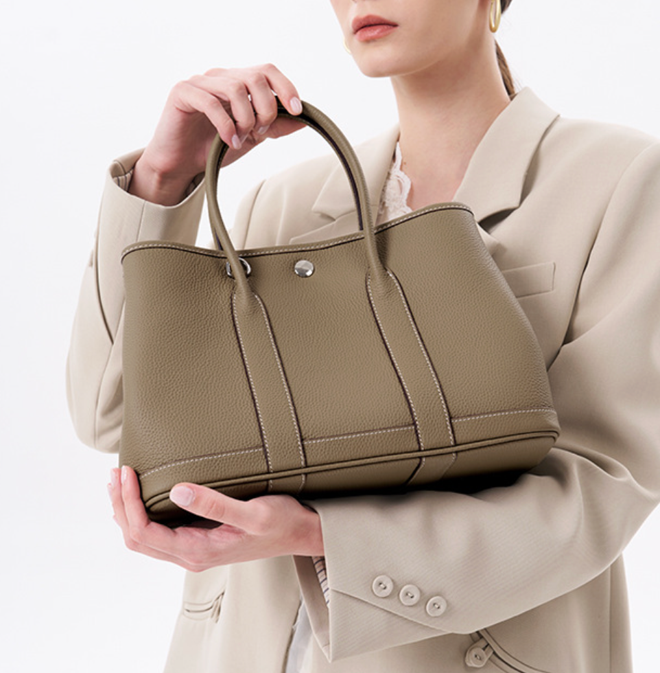 Brigitte – Elegante Tasche aus echtem Leder im Togo-Stil