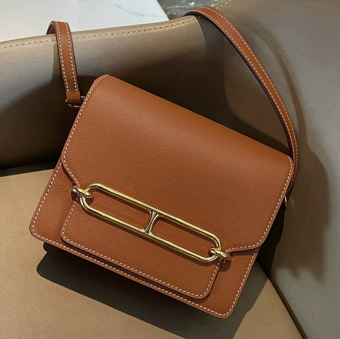 Ava Mini – Crossbody-Tasche aus echtem Leder
