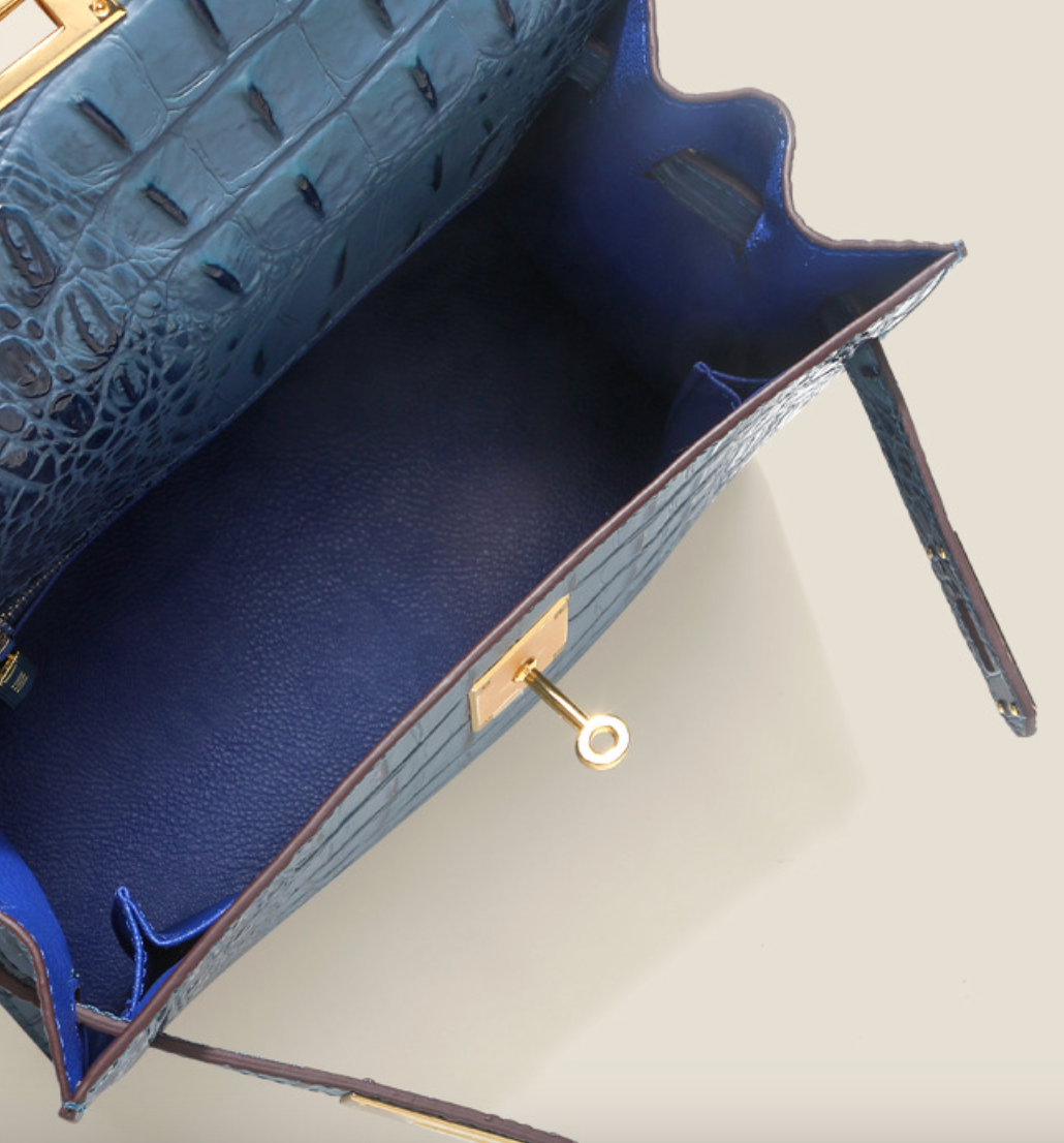 Grace Croco Royal – 28 cm Tasche aus echtem Leder mit Krokodilprägung