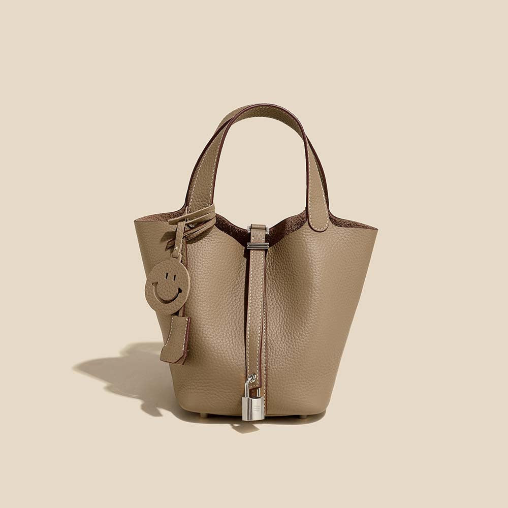 Camille Bucket – Bucket-Tasche aus vollnarbigem Rindsleder