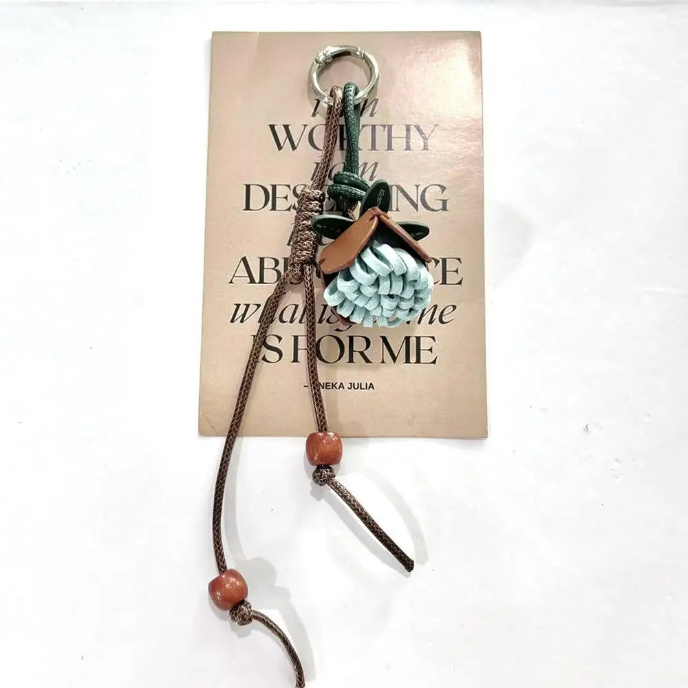 Pine Bloom – Eleganter handgefertigter Charm