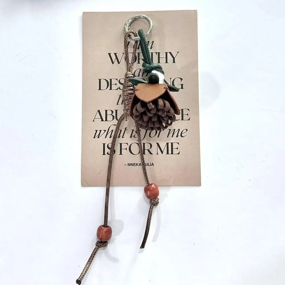 Pine Bloom – Eleganter handgefertigter Charm