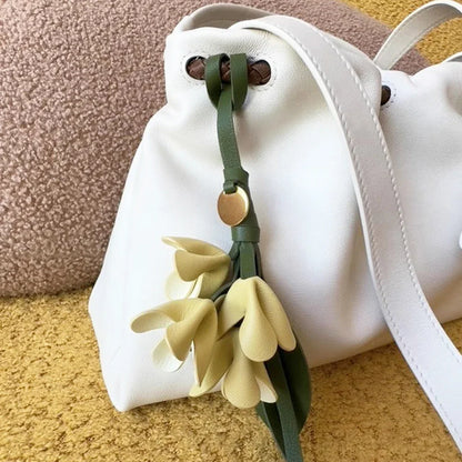 Fleur Élise – Floraler Schlüsselanhänger aus Leder für Taschen oder Handtaschen