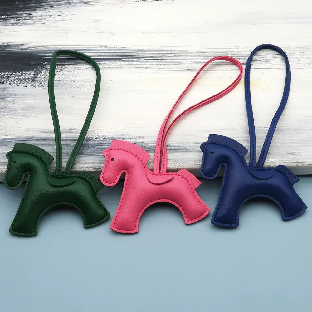 Pony Charm – Elegantes farbiges Icon