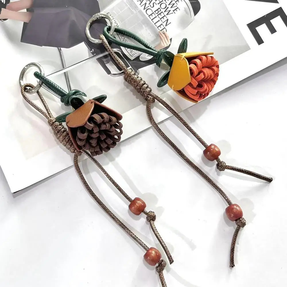 Pine Bloom – Eleganter handgefertigter Charm