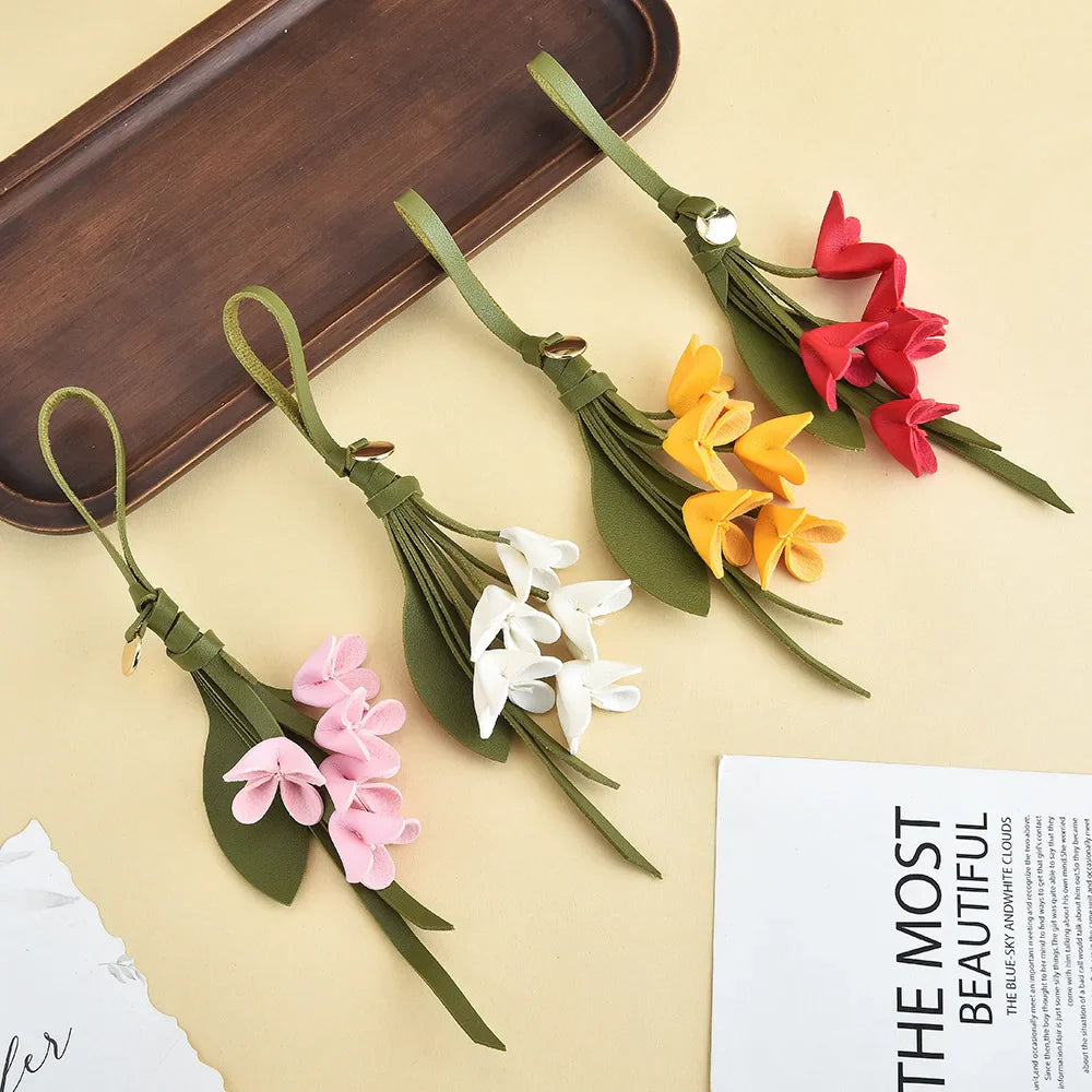 Fleur Élise – Floraler Schlüsselanhänger aus Leder für Taschen oder Handtaschen