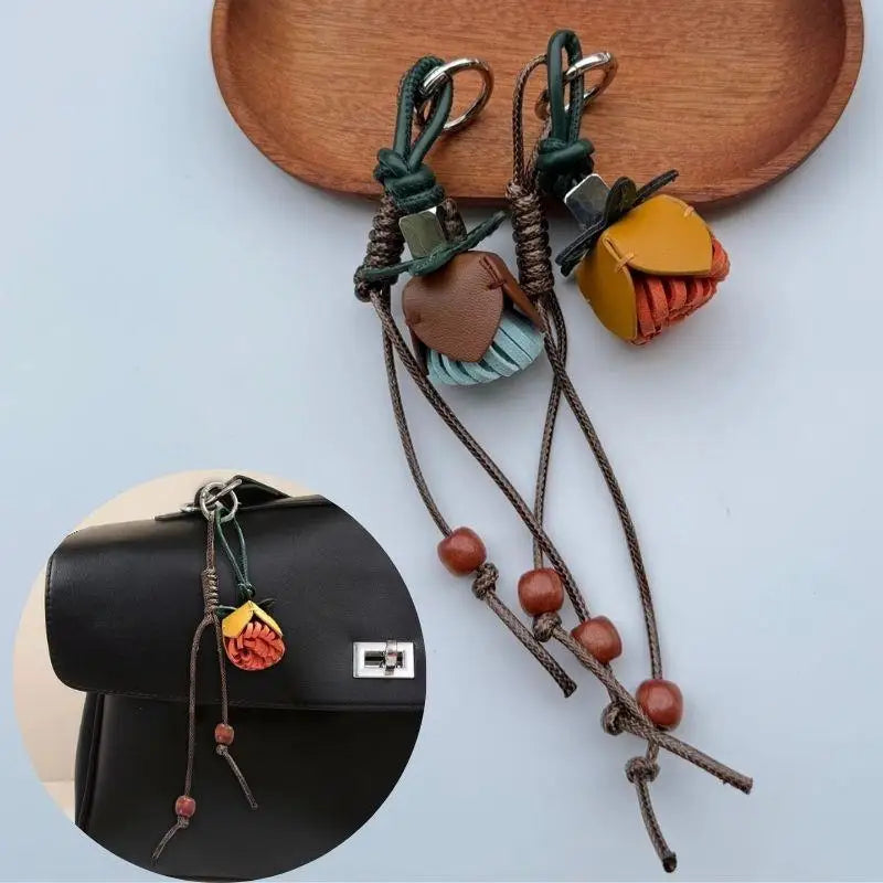 Pine Bloom – Eleganter handgefertigter Charm